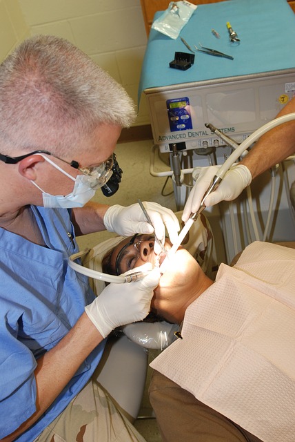 Dziury czy implanty? Zęby – implanty